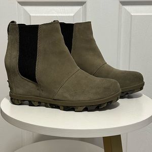 Sorel Chelsea Wedge in Sage, Size 8.5